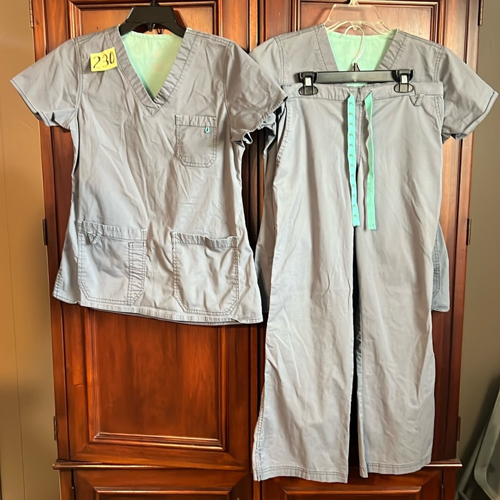 MC2 3 piece bundle 2 tops 1 bottom Size S